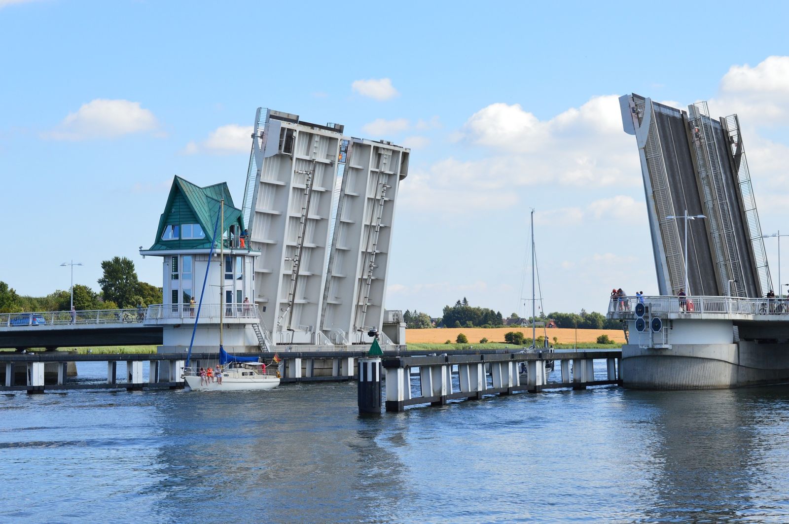 Brücke.jpg